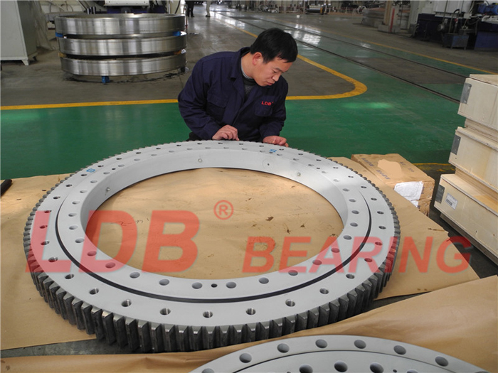 風(fēng)力發(fā)電機(jī)轉(zhuǎn)盤軸承 風(fēng)力發(fā)電機(jī)轉(zhuǎn)盤軸承